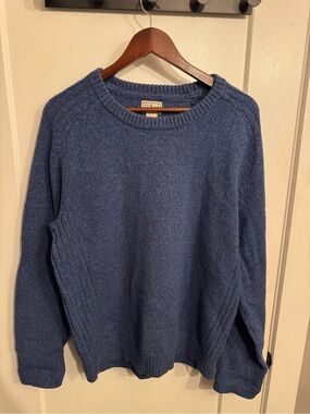 LL Bean Men's 100% Lambs Wool Sweater (L)